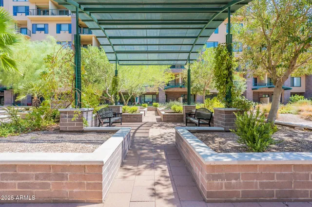 $425,000 | 17 West Vernon Avenue, Unit 412, Phoenix, AZ 85003