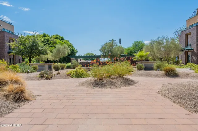 $425,000 | 17 West Vernon Avenue, Unit 412, Phoenix, AZ 85003