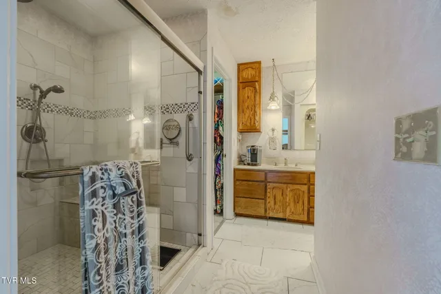 $1,299,999 | 4206 Bristol Highway, Johnson City, TN 37601