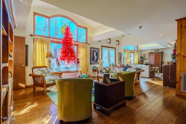 $1,299,999 | 4206 Bristol Highway, Johnson City, TN 37601