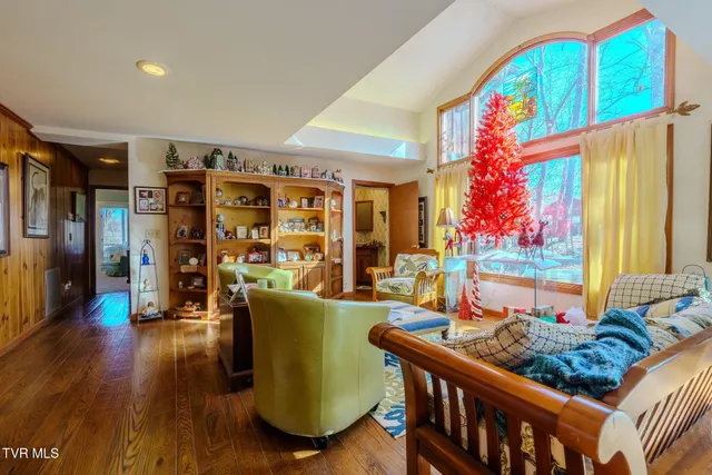 $1,299,999 | 4206 Bristol Highway, Johnson City, TN 37601