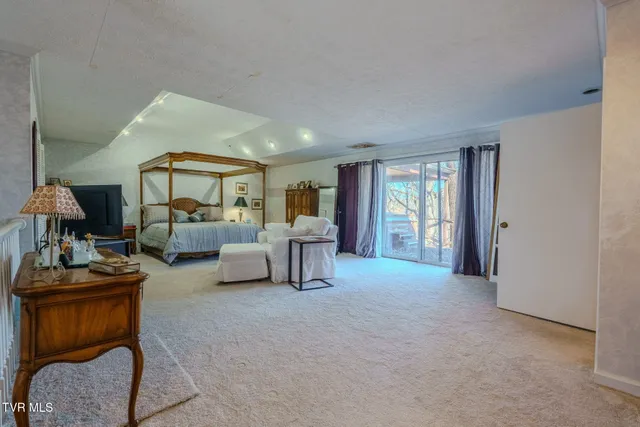 $1,299,999 | 4206 Bristol Highway, Johnson City, TN 37601