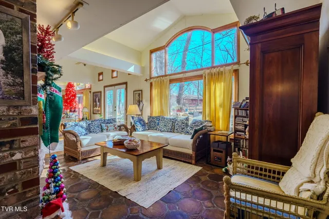 $1,299,999 | 4206 Bristol Highway, Johnson City, TN 37601