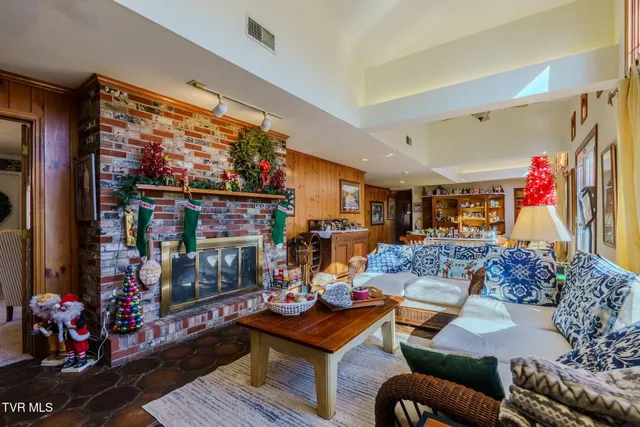 $1,299,999 | 4206 Bristol Highway, Johnson City, TN 37601