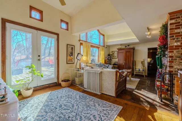 $1,299,999 | 4206 Bristol Highway, Johnson City, TN 37601