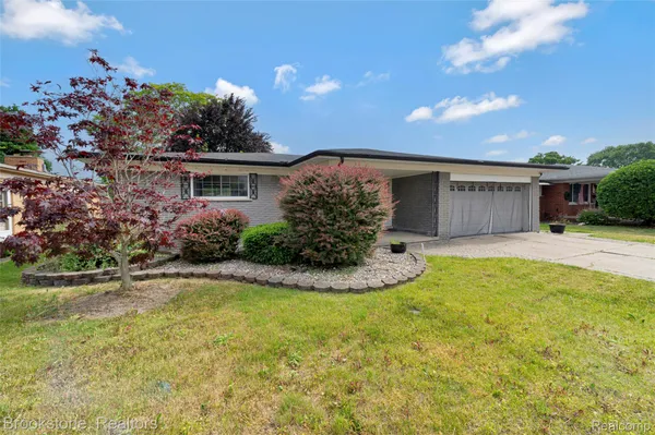 $359,999 | 11828 Robinwood Boulevard, Warren, MI 48093