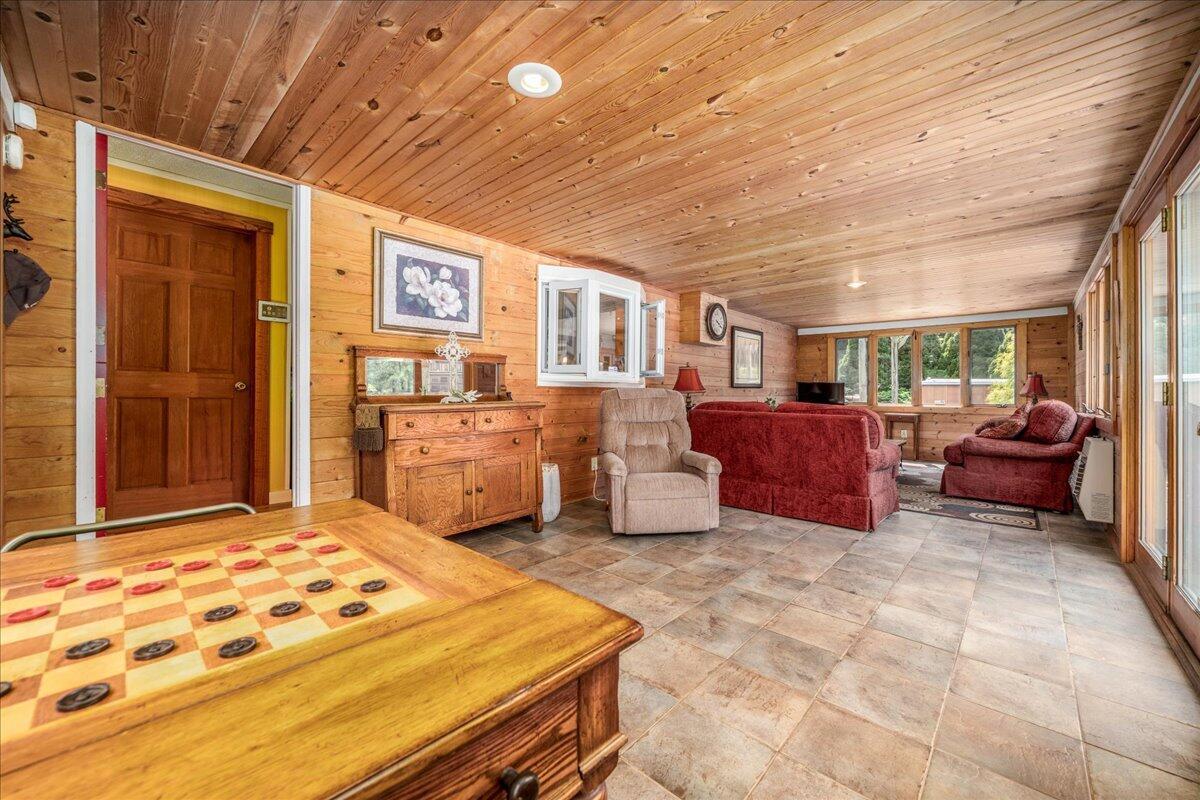 37000 Kingsbury Road Pomeroy, OH 45769 - Photo 15 of 69 game room area of living room