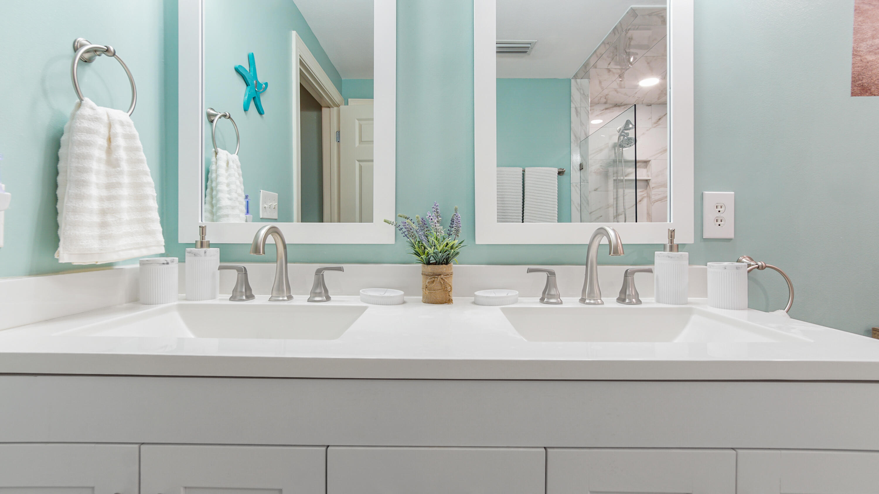 14825 Front Beach Road, Unit 2307 Panama City Beach, FL 32413 - Photo 19 of 32 Owner's Bath