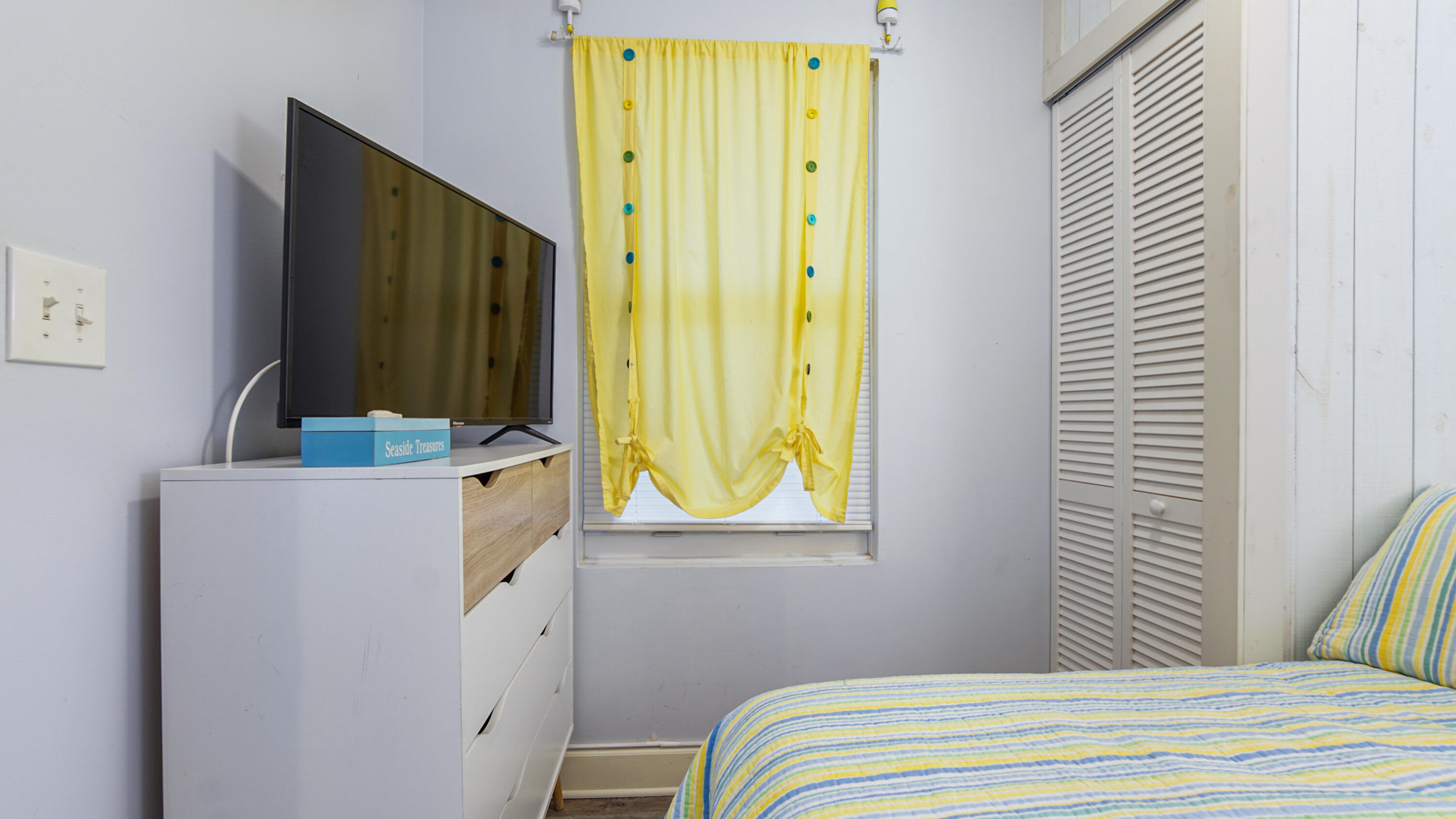 14825 Front Beach Road, Unit 2307 Panama City Beach, FL 32413 - Photo 21 of 32 Guest Bedroom