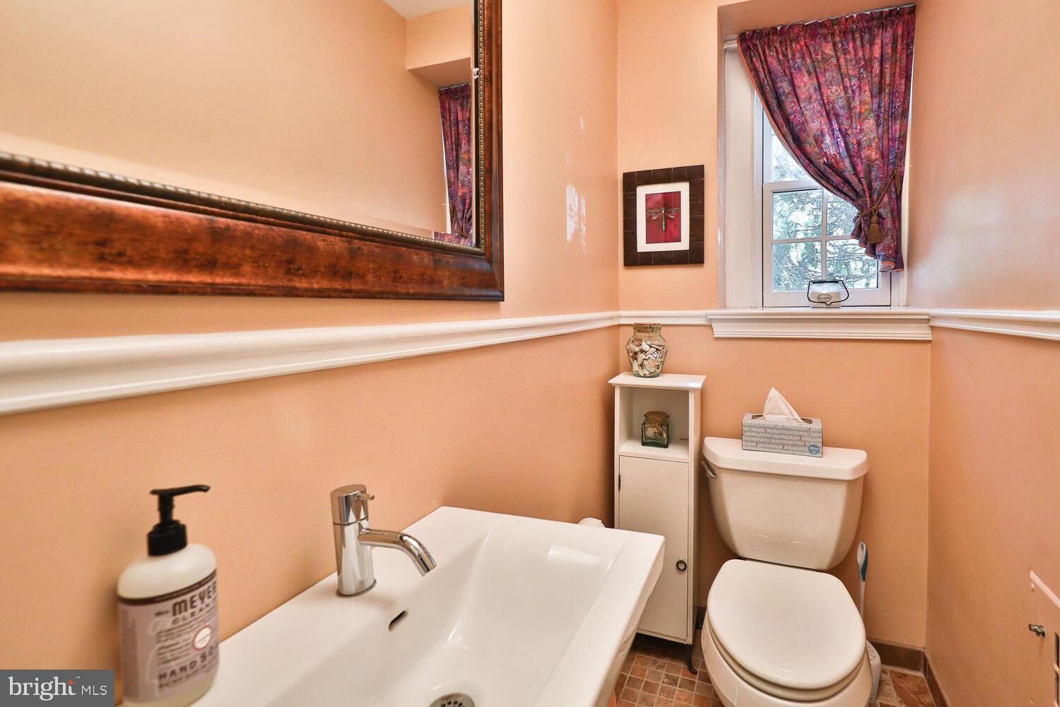 1144 Devon Road Rydal, PA 19046 - Photo 21 of 52 Powder Room