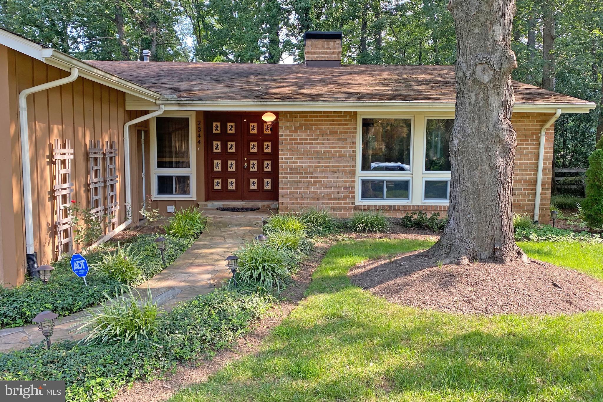 2344 Paddock Lane Reston, VA 20191 - Photo 2 of 30