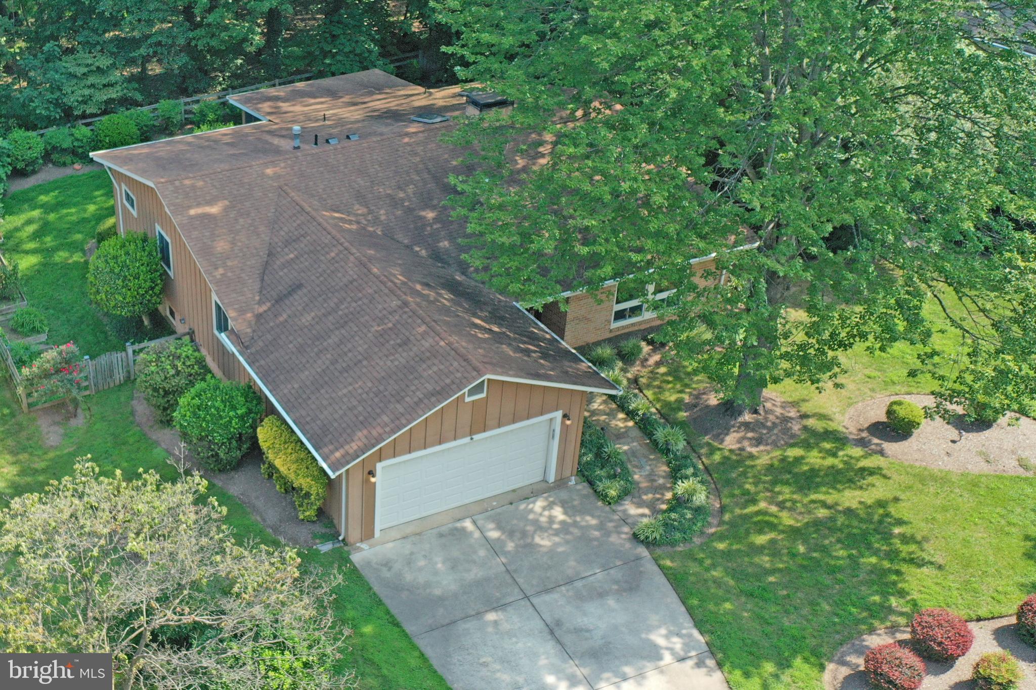 2344 Paddock Lane Reston, VA 20191 - Photo 3 of 30