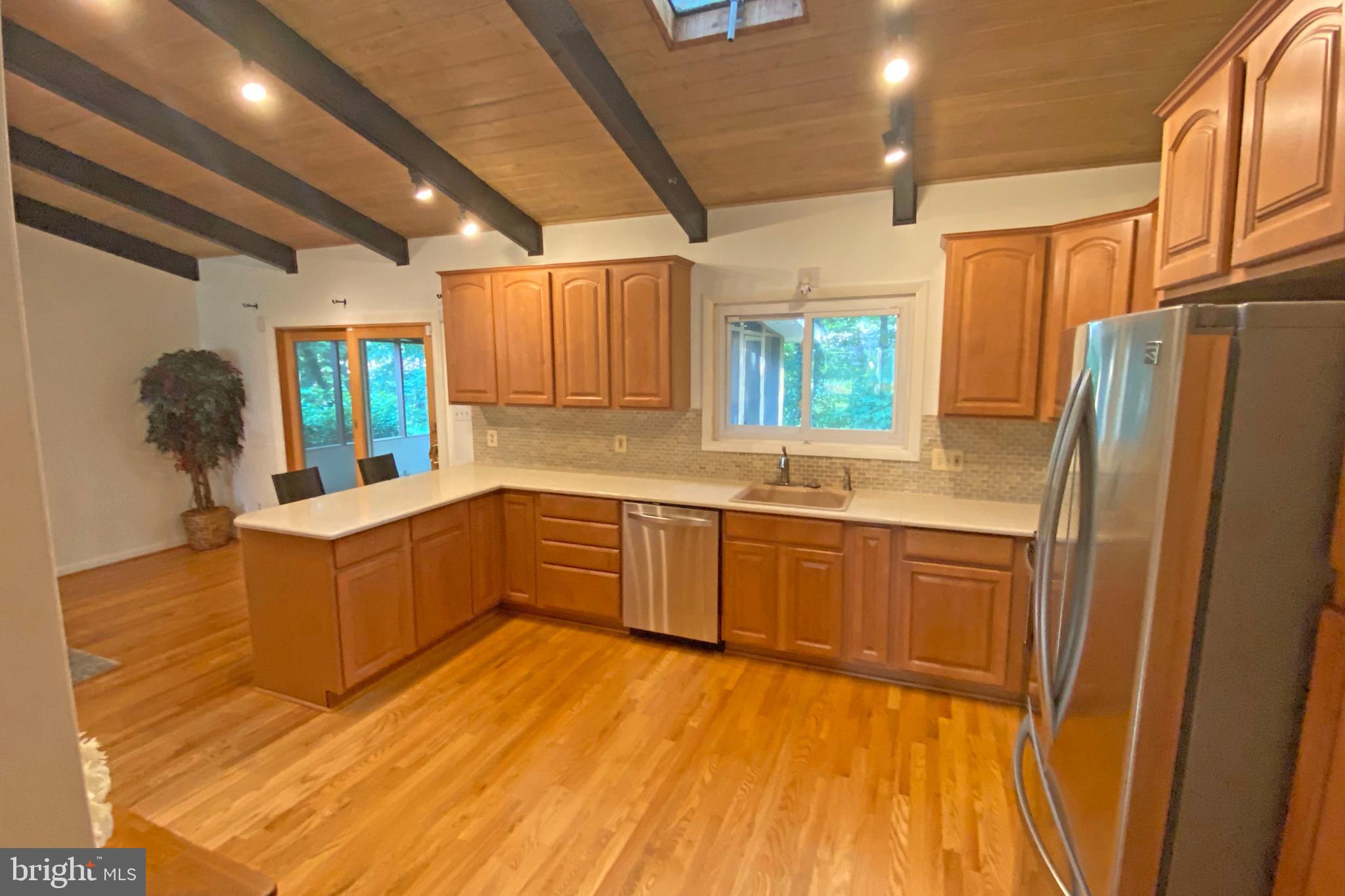 2344 Paddock Lane Reston, VA 20191 - Photo 4 of 30