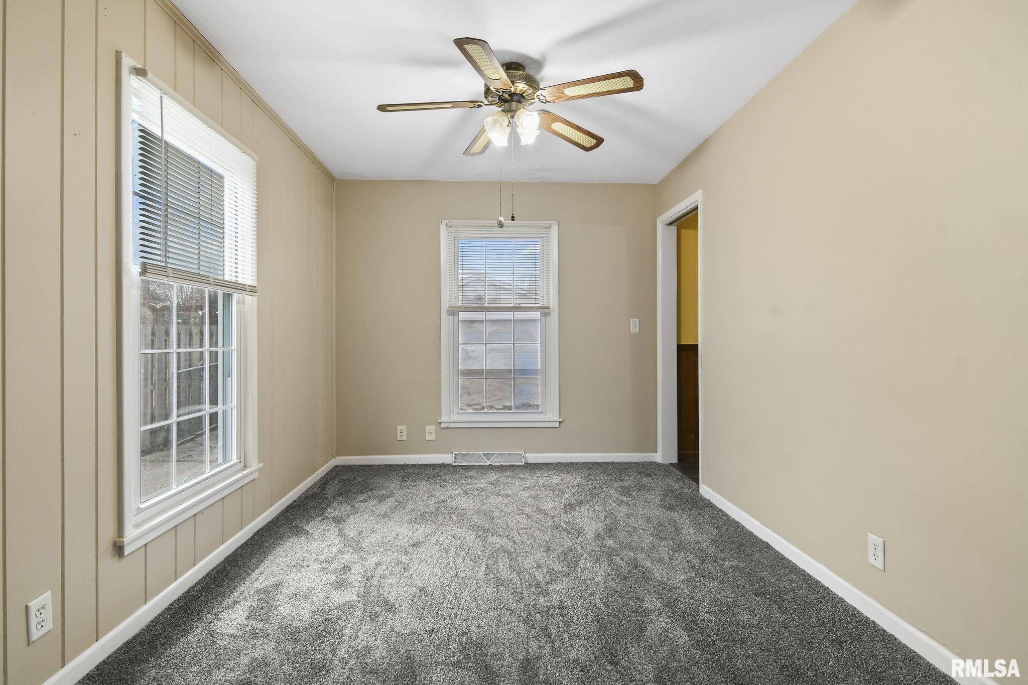 2343 Chatham Road Springfield, IL 62704 - Photo 13 of 44