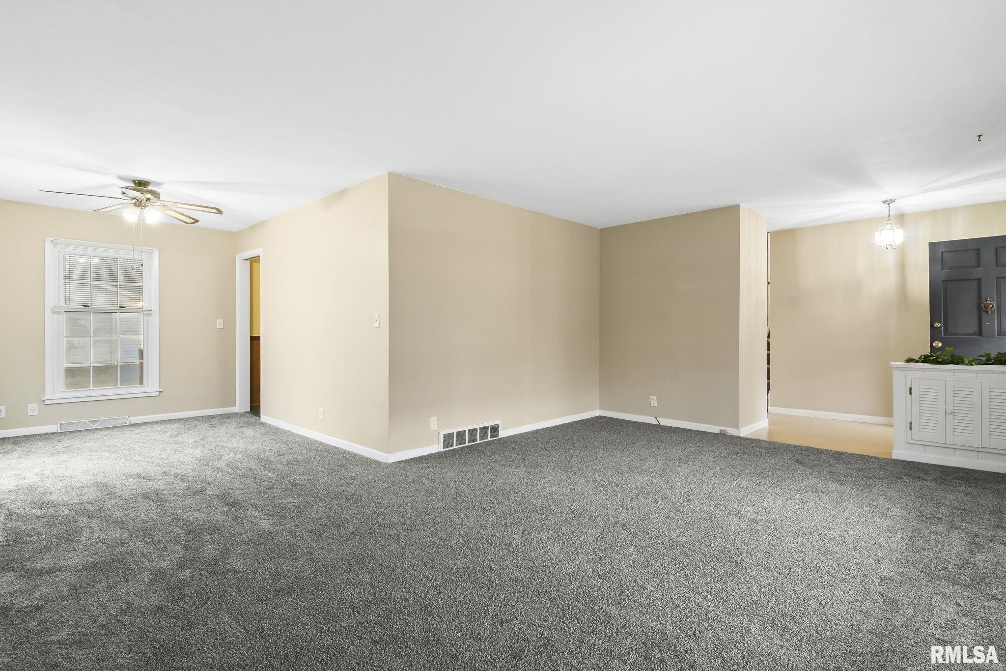 2343 Chatham Road Springfield, IL 62704 - Photo 10 of 44