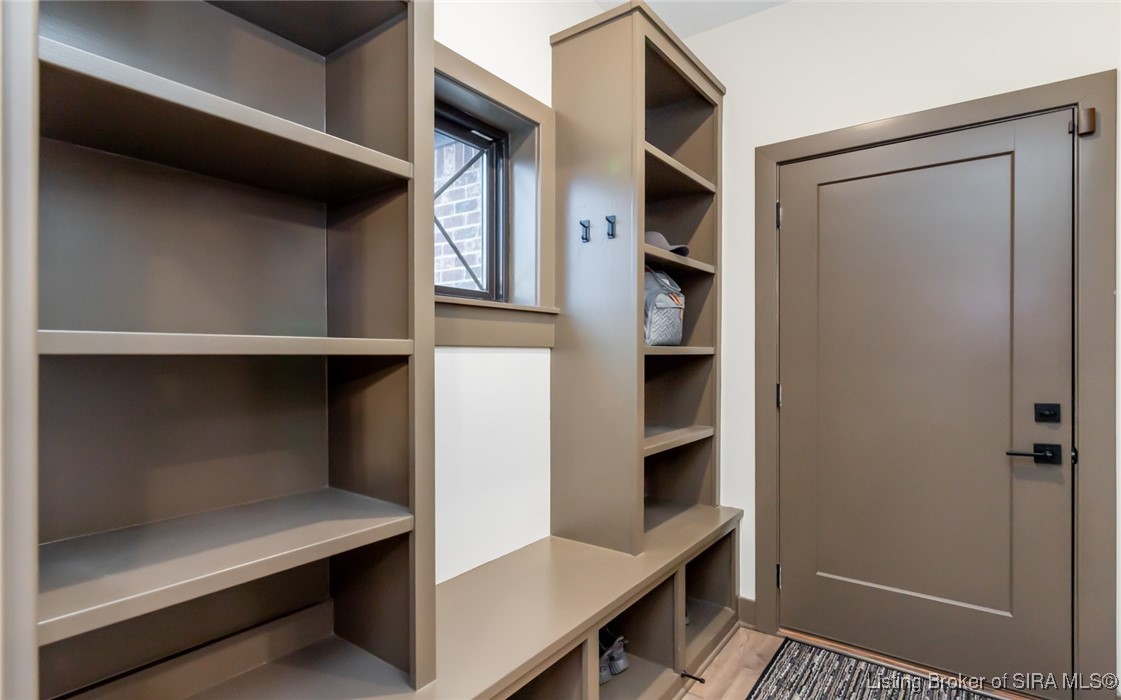 5560 Old Vincennes Road Floyds Knobs, IN 47119 - Photo 13 of 61