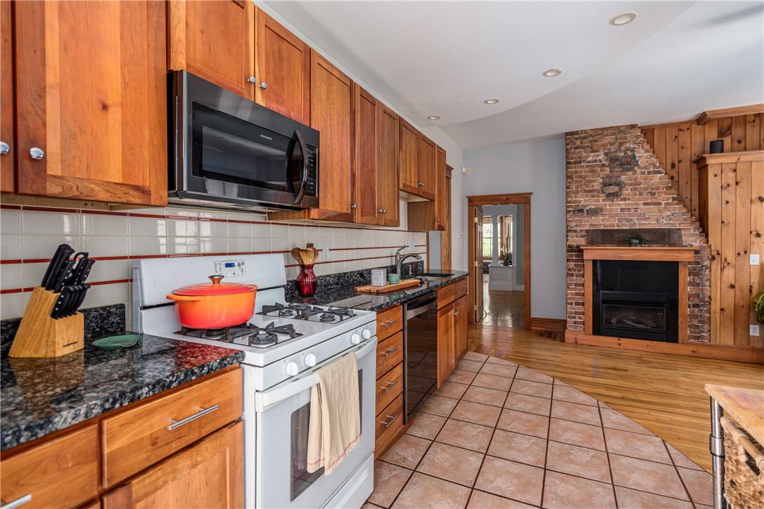 24 Wood Street, Unit 2 Providence, RI 02909 - Photo 12 of 35