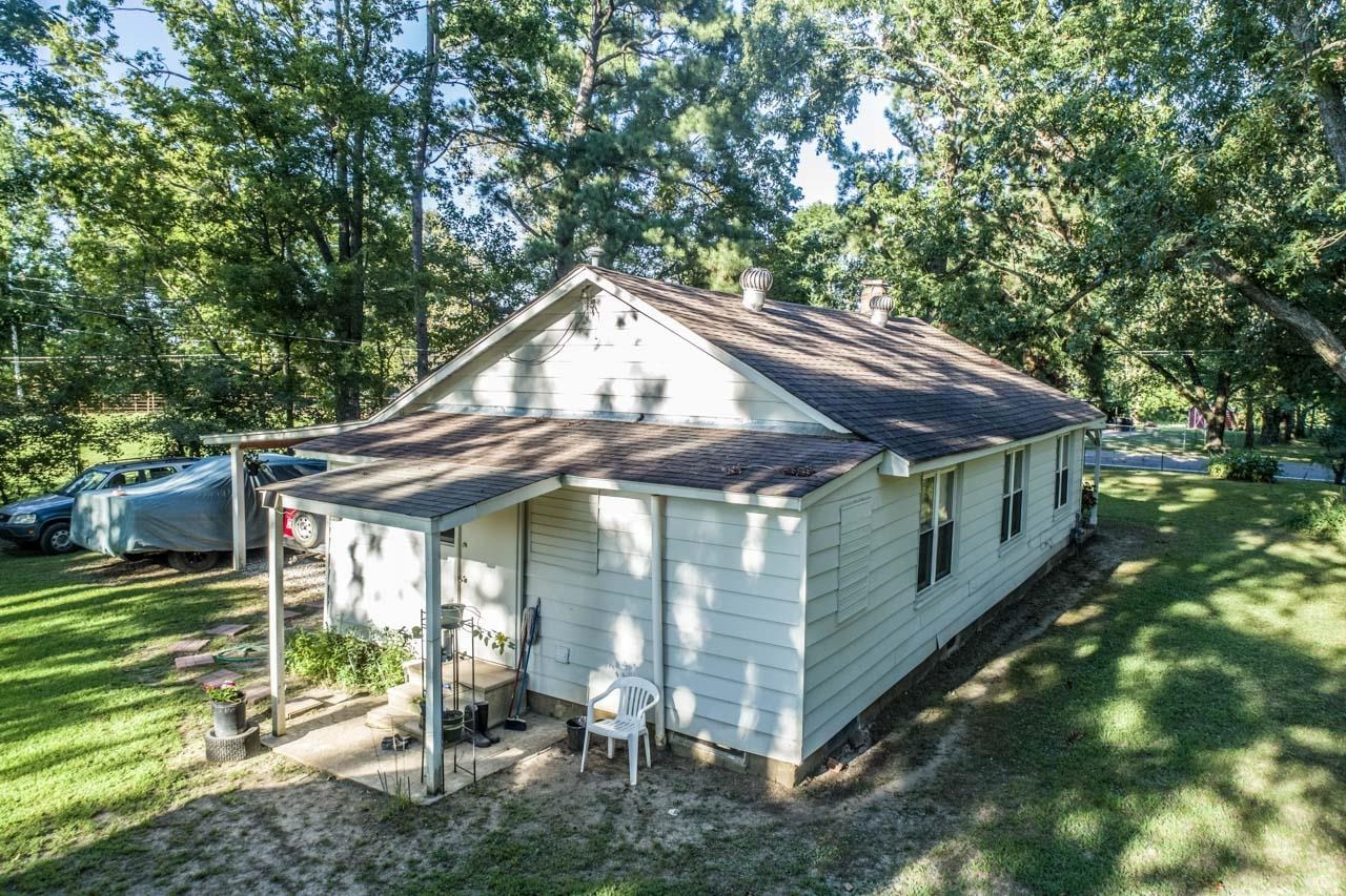 8495 Quito Road Millington, TN 38053 - Photo 4 of 26 View of outdoor structure featuring a yard