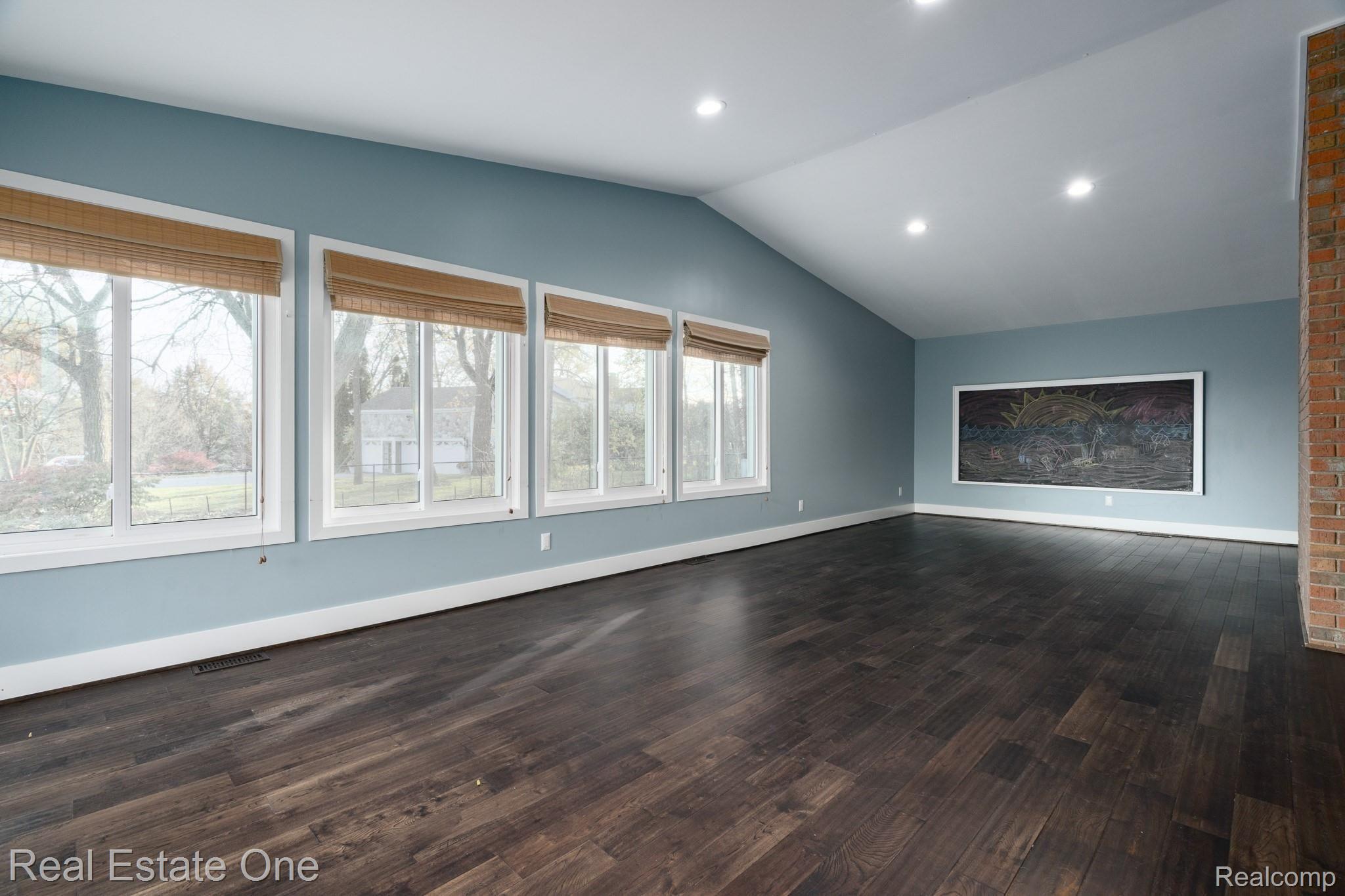 5382 Ridge Court Troy, MI 48098 - Photo 13 of 47 5382-Ridge-Ct-22.JPG