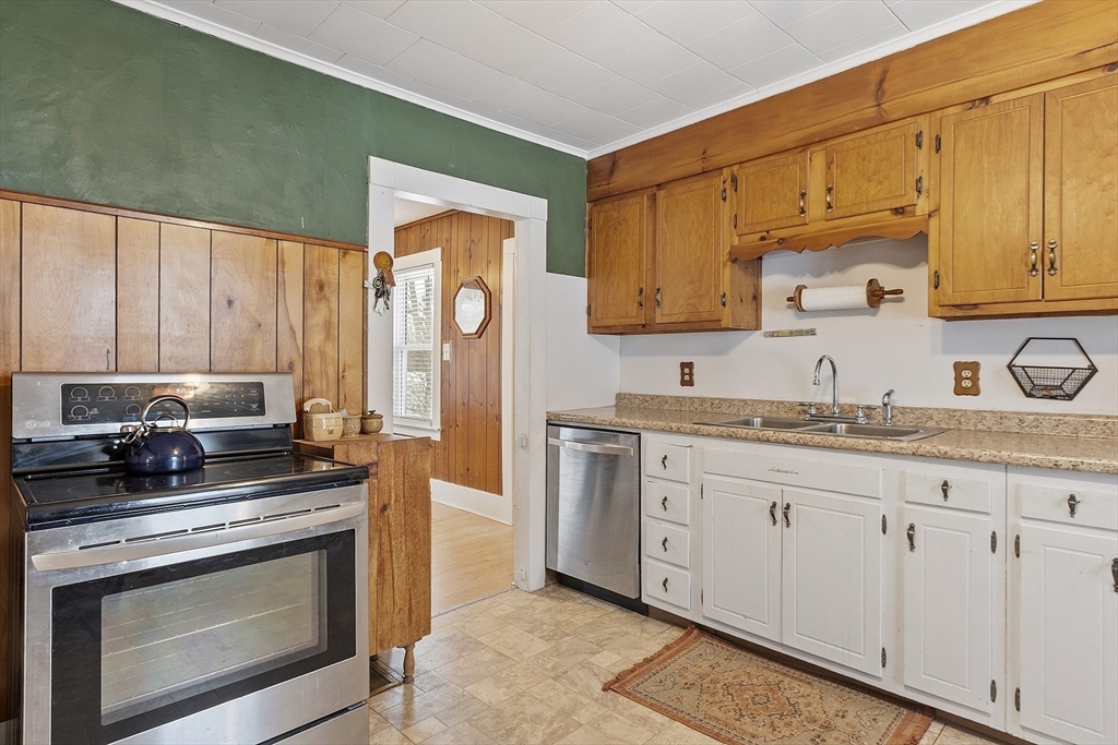 132 Simonds Street Athol, MA 01331 - Photo 13 of 32