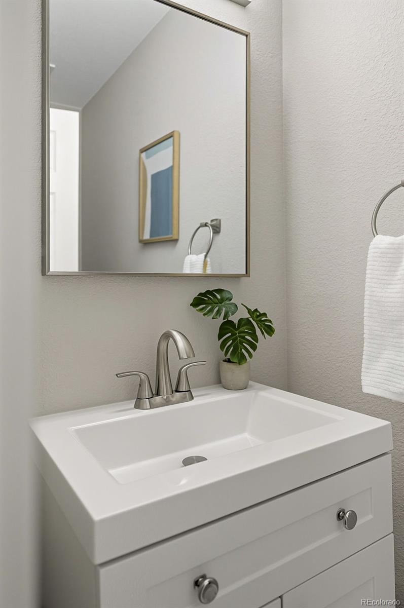 11963 East Nevada Circle Aurora, CO 80012 - Photo 11 of 26