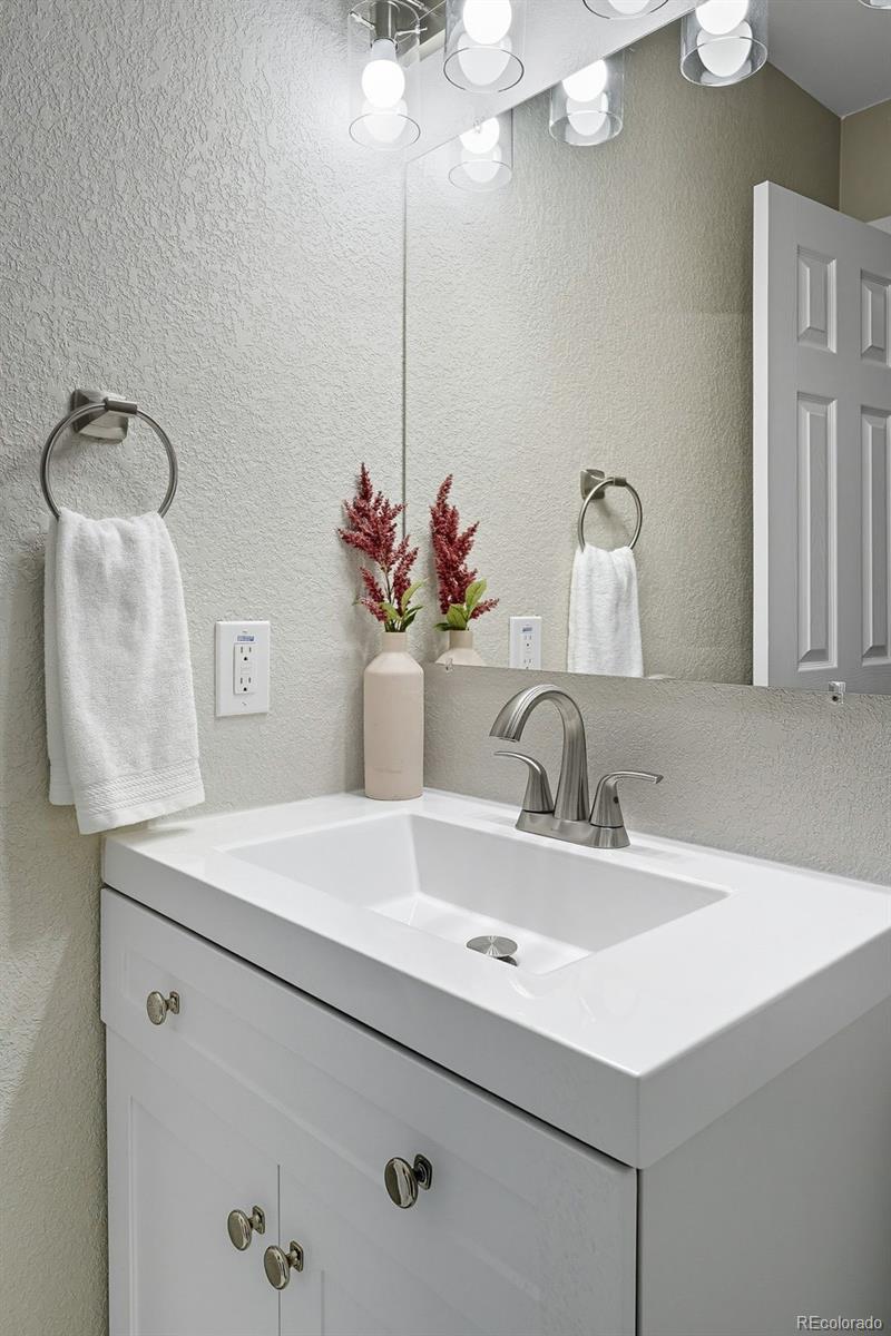 11963 East Nevada Circle Aurora, CO 80012 - Photo 15 of 26