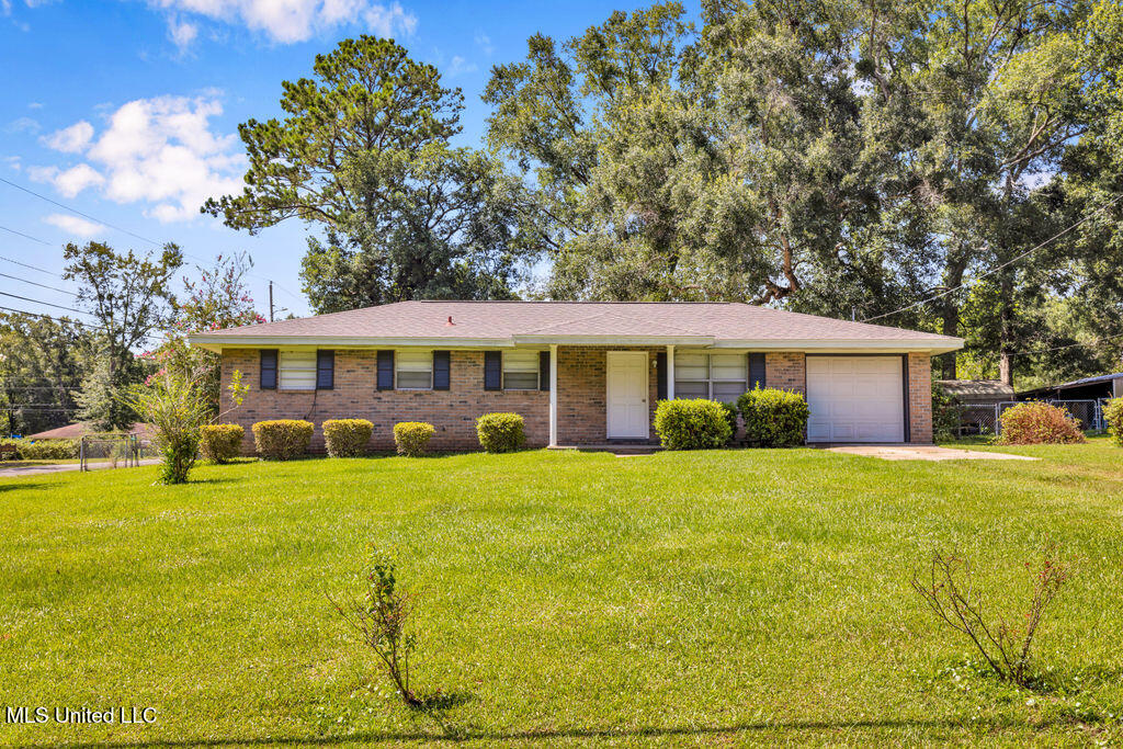 14137 Dundeewood Road Biloxi, MS 39532 - Photo 1 of 37 14137DundeewoodRd-1