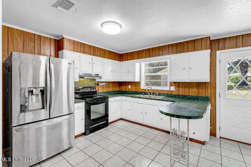 14137 Dundeewood Road Biloxi, MS 39532 - Photo 13 of 37 14137DundeewoodRd-13