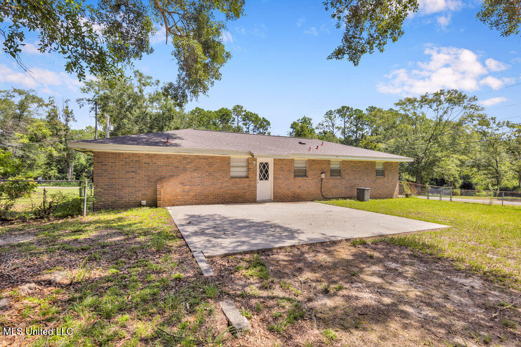 14137 Dundeewood Road Biloxi, MS 39532 - Photo 26 of 37 14137DundeewoodRd-26