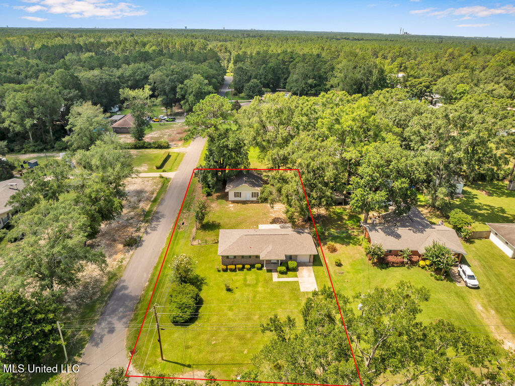 14137 Dundeewood Road Biloxi, MS 39532 - Photo 32 of 37 14137DundeewoodRd-32