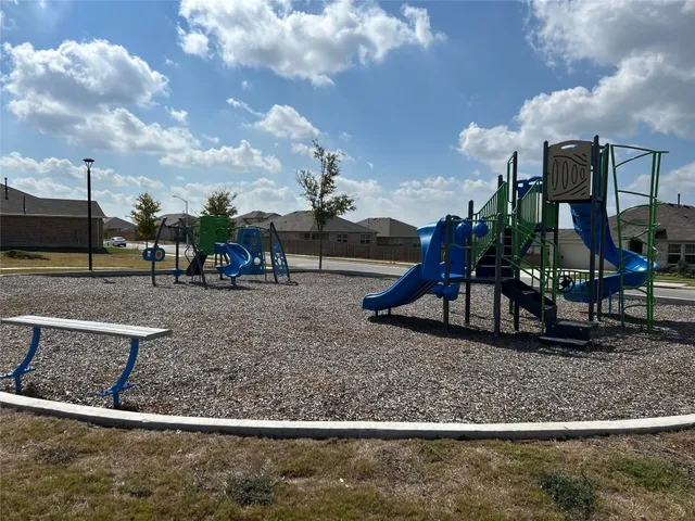 $2,075 | 341 Escondido Circle, San Marcos, TX 78666