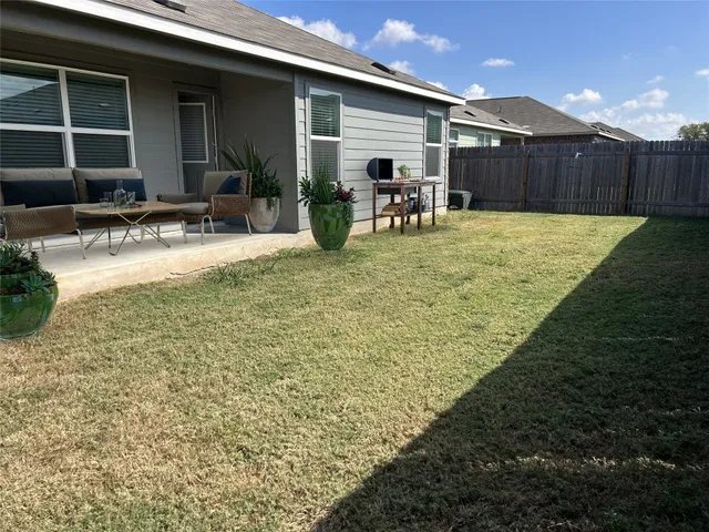 $2,100 | 341 Escondido Circle, San Marcos, TX 78666