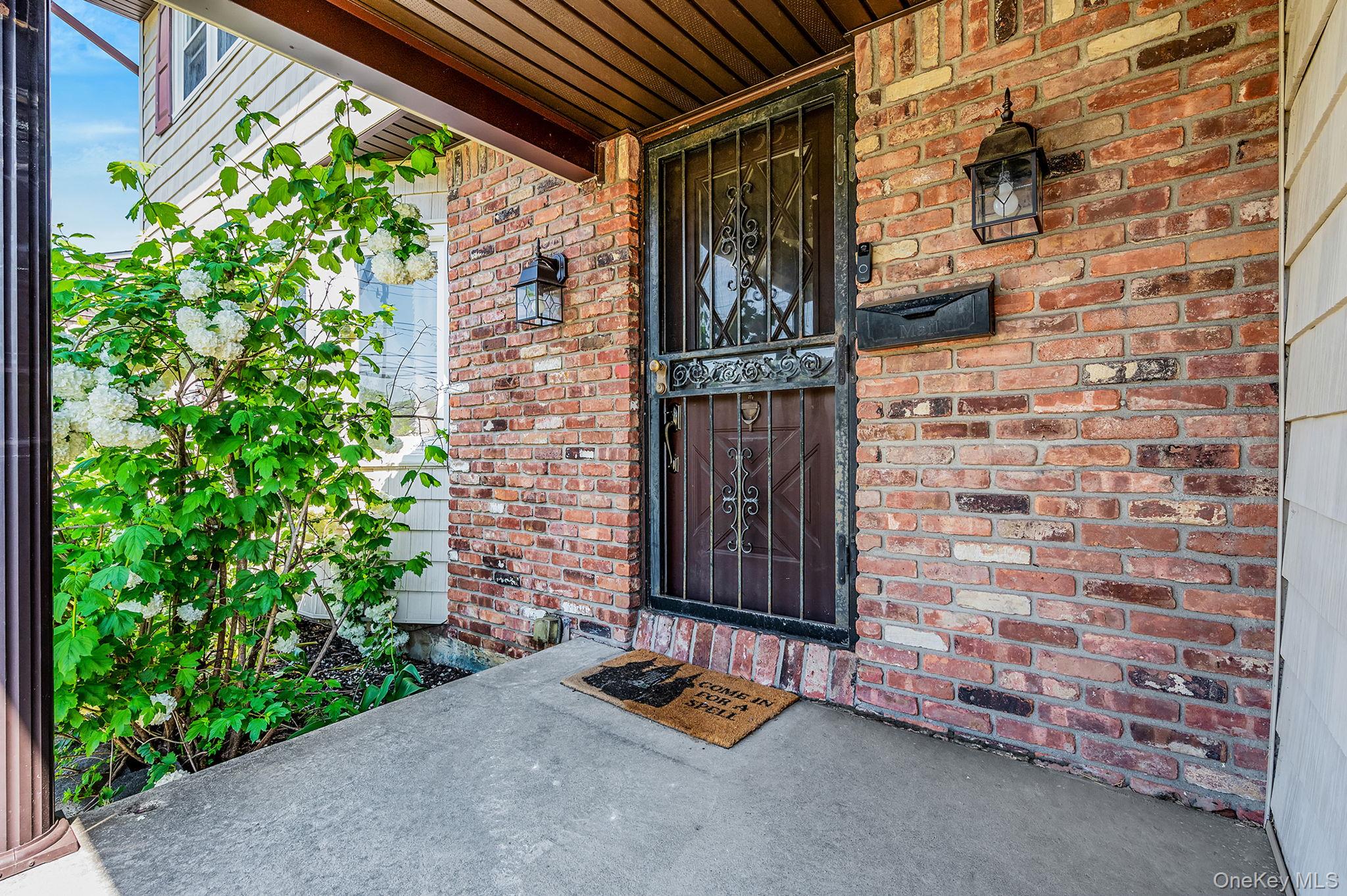 1335 August Road North Babylon, NY 11703 - Photo 4 of 40