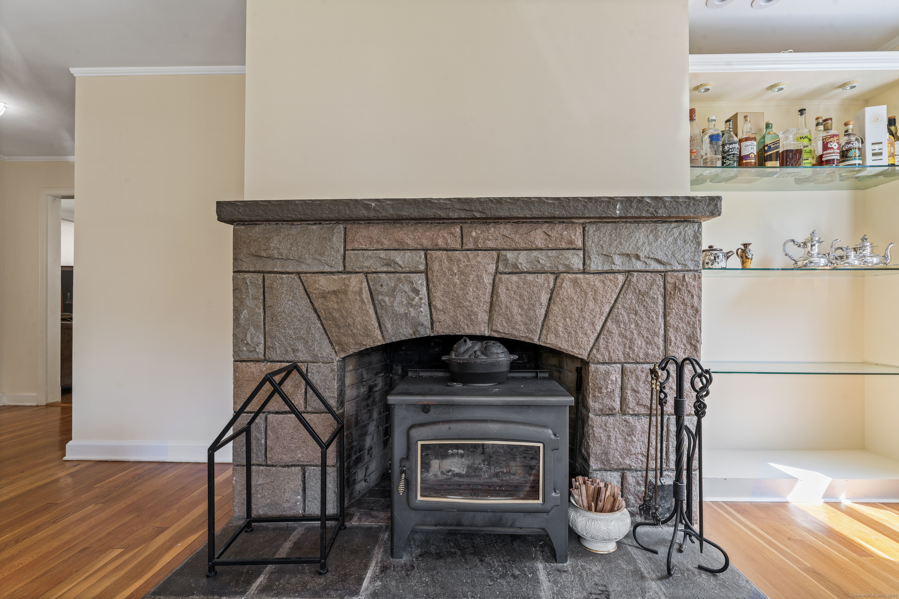 112 4th Street Stamford, CT 06905 - Photo 5 of 40