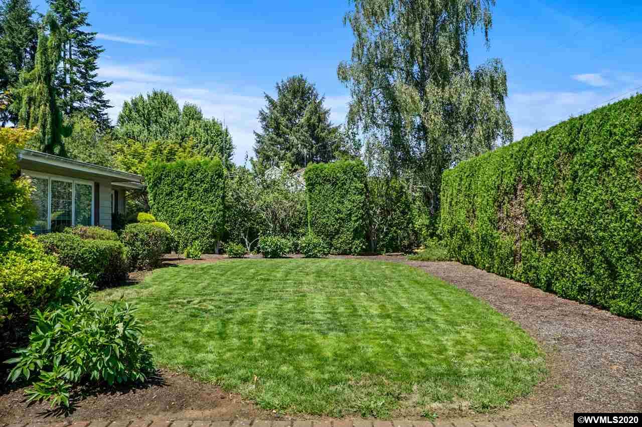 649 West Hayter Dallas, OR 97338 - Photo 3 of 42