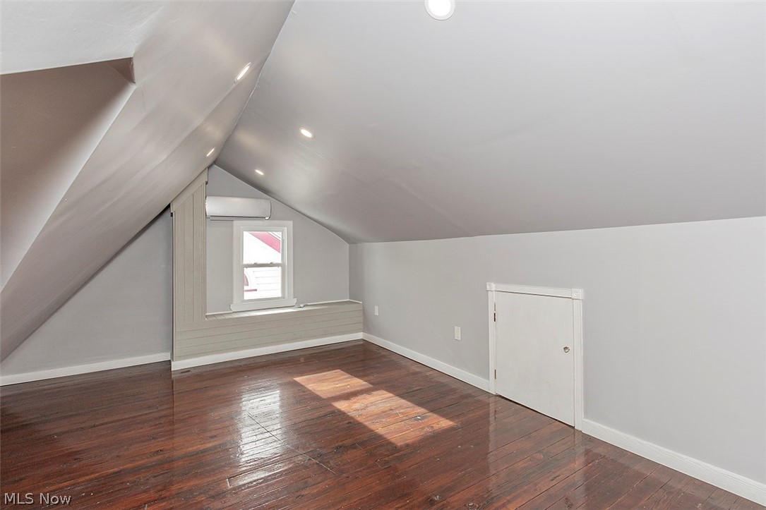 1722 Lee Road Cleveland, OH 44118 - Photo 29 of 35