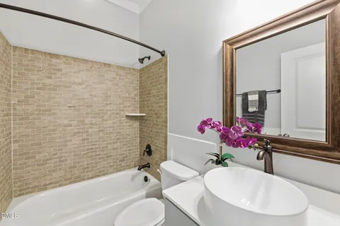 $985,000 | 139 Larkin Lane, Chapel Hill, NC 27516
