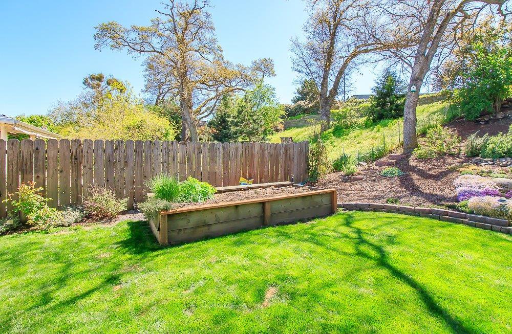 241 Christopher Way Talent, OR 97540 - Photo 27 of 30 Additional Photo