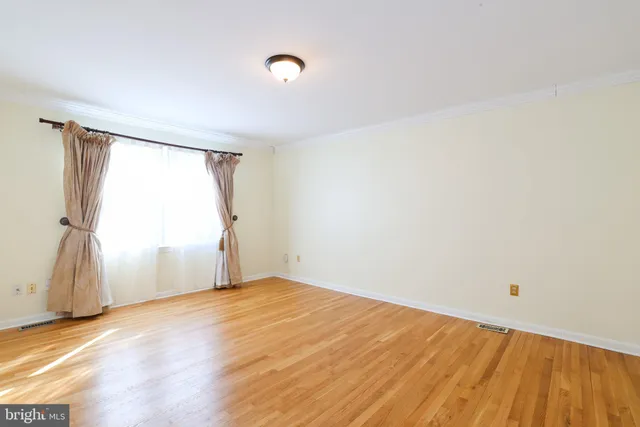 $4,500 | 8519 Electric Avenue, Vienna, VA 22182