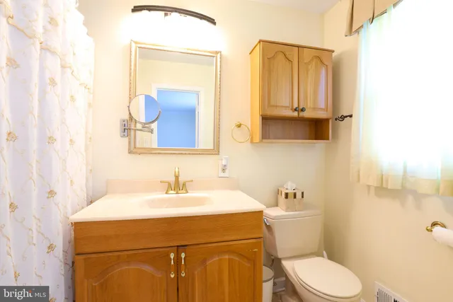 $4,500 | 8519 Electric Avenue, Vienna, VA 22182