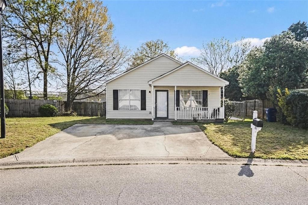 280 Courtyard Circle Winder, GA 30680 - Photo 2 of 24