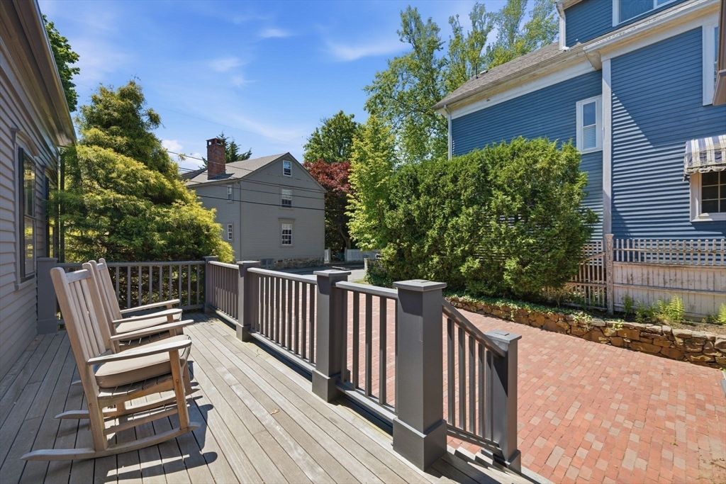31 Elm Street Marblehead, MA 01945 - Photo 5 of 39