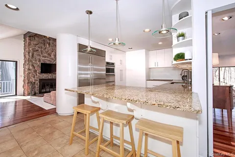 $1,299,000 | 25 Longview Lane, Chappaqua, NY 10514