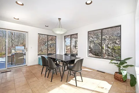 $1,299,000 | 25 Longview Lane, Chappaqua, NY 10514