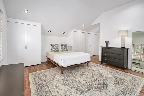 $1,299,000 | 25 Longview Lane, Chappaqua, NY 10514