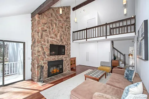 $1,299,000 | 25 Longview Lane, Chappaqua, NY 10514