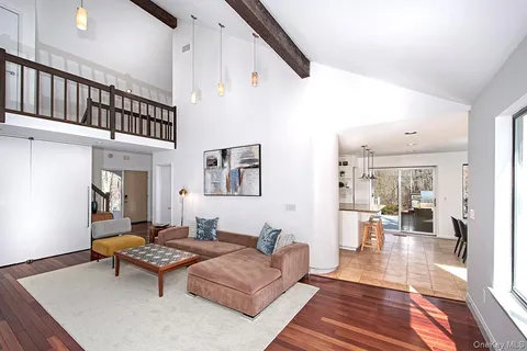 $1,299,000 | 25 Longview Lane, Chappaqua, NY 10514