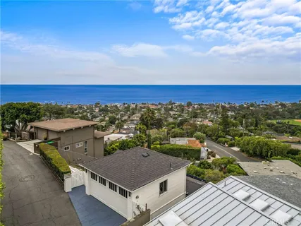 $4,298,000 | 933 Coast View Drive, Laguna Beach, CA 92651