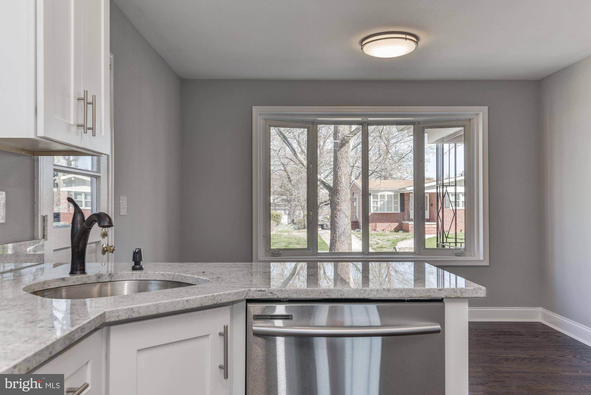 3307 Kenjac Road Baltimore, MD 21244 - Photo 4 of 55