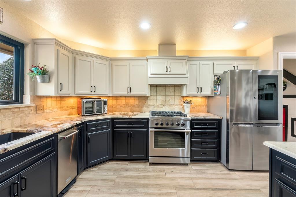 2325 River Road Granbury, TX 76048 - Photo 18 of 40 High end appliances